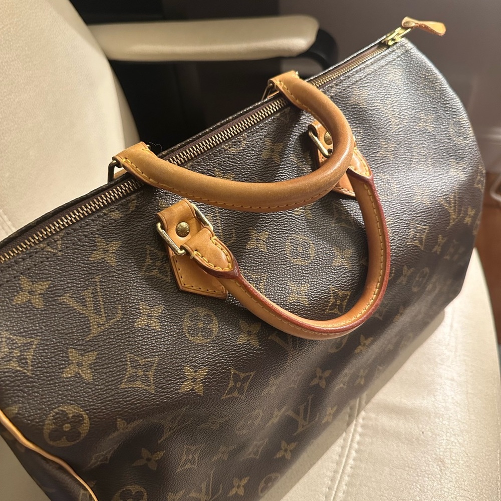 Louis Vuitton Speedy 35